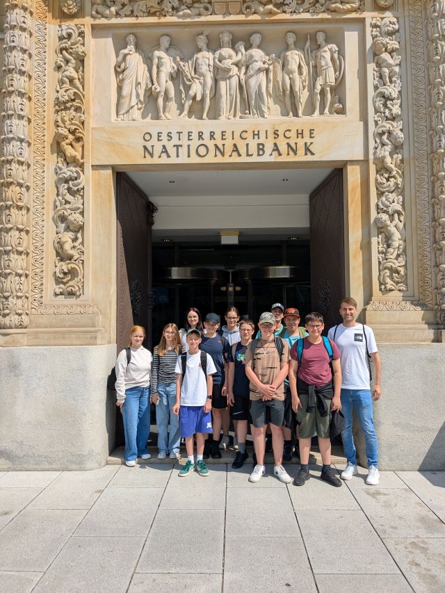 PXL 20250605 083919516 k